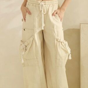 300 NWOT Oli&Hali Big Pocket Pants